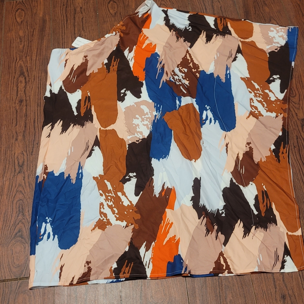 Simple Women's Top - Multicolor Abstract Design